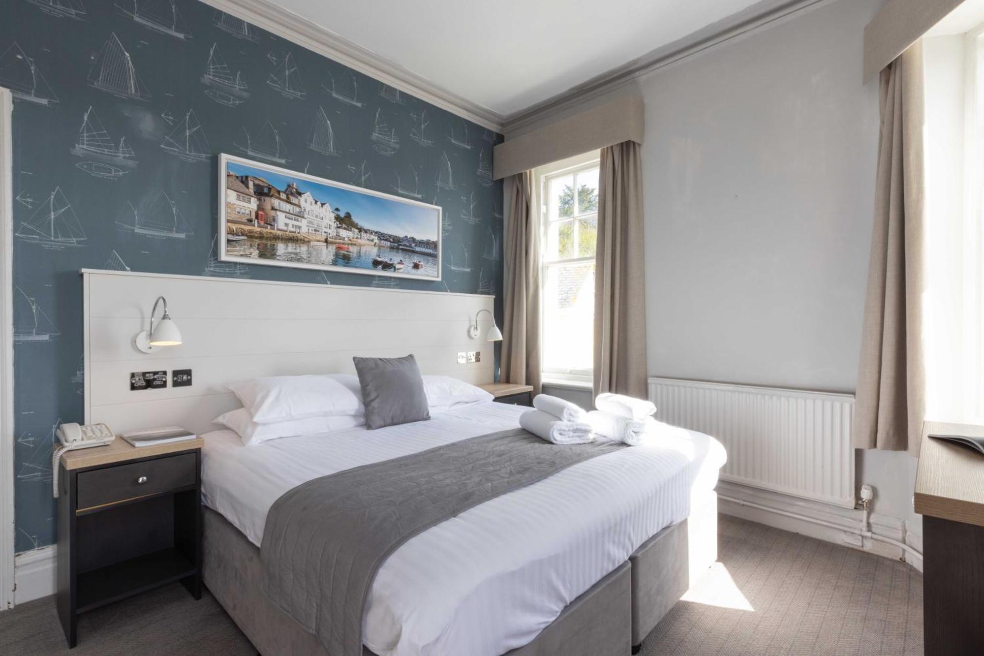 Ship And Castle Hotel Saint Mawes Exterior photo